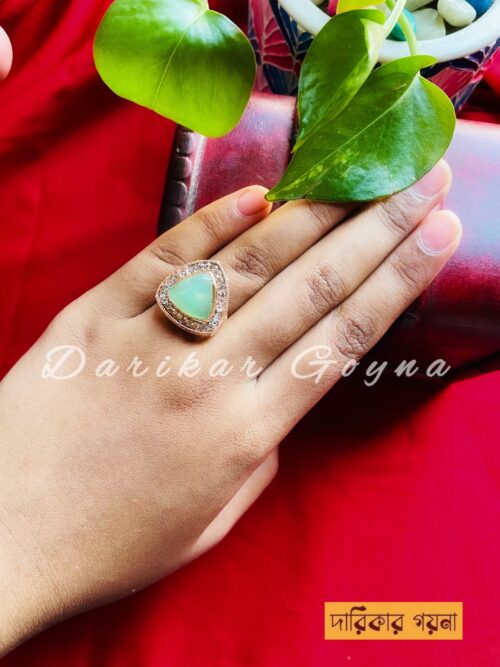 Adjustable Triangular Gemstone Finger Ring - Cain Color