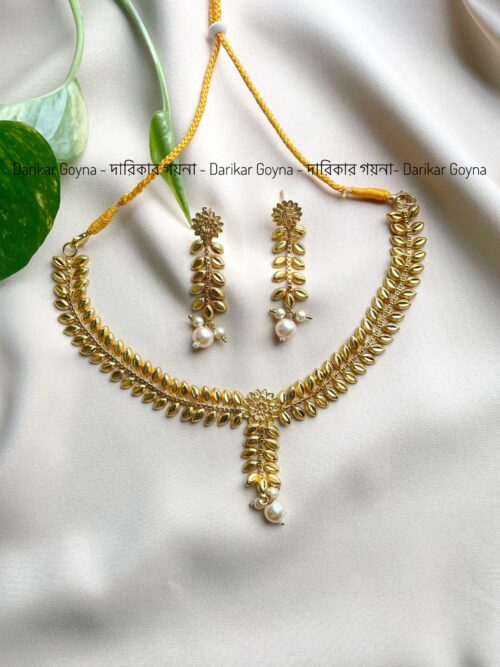 Gorgeous Dangling Leaf Necklace Set With Beads